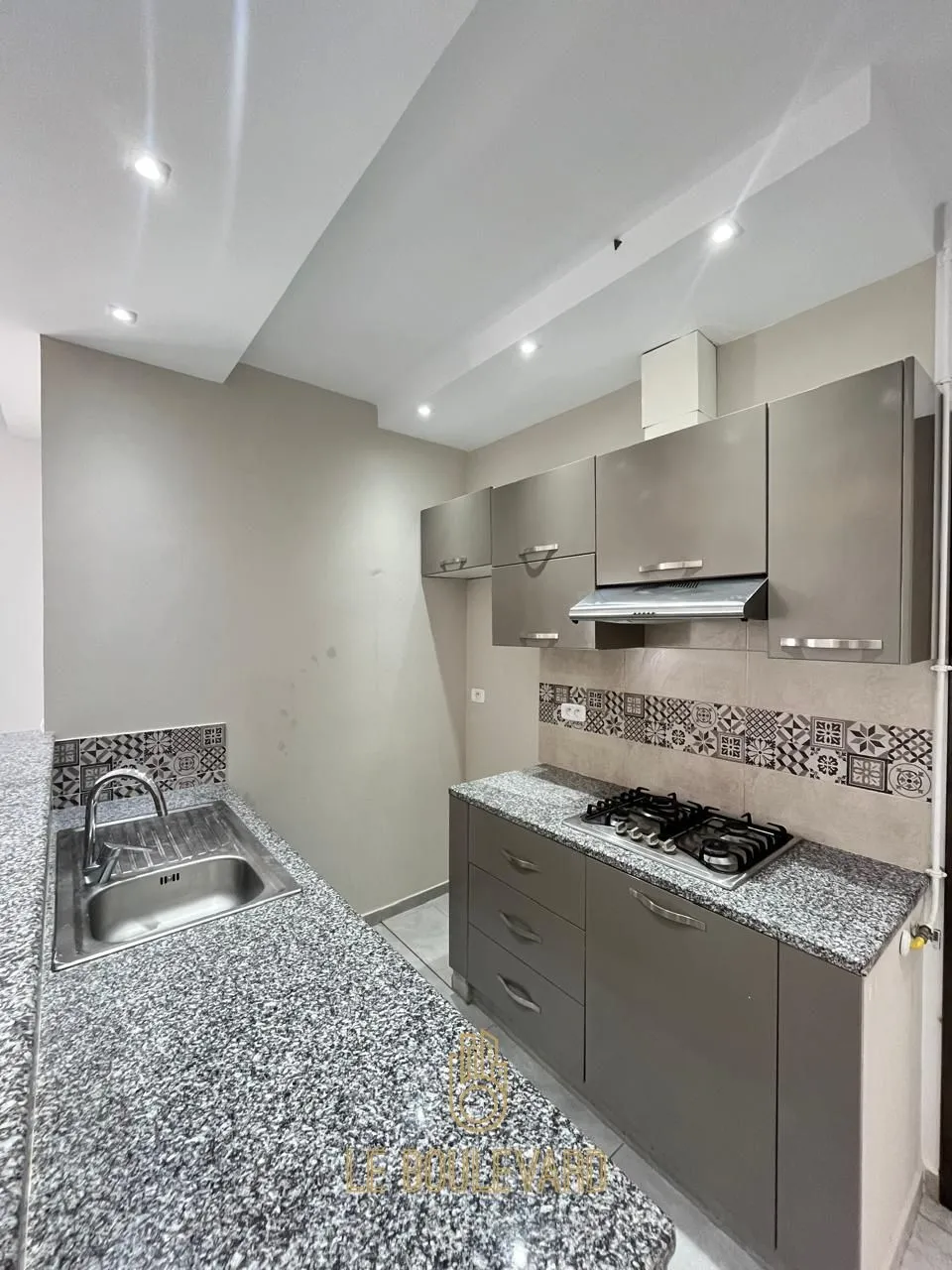 A Louer Etage De Villa S+1 Haut Standing à Mrezga, Nabeul