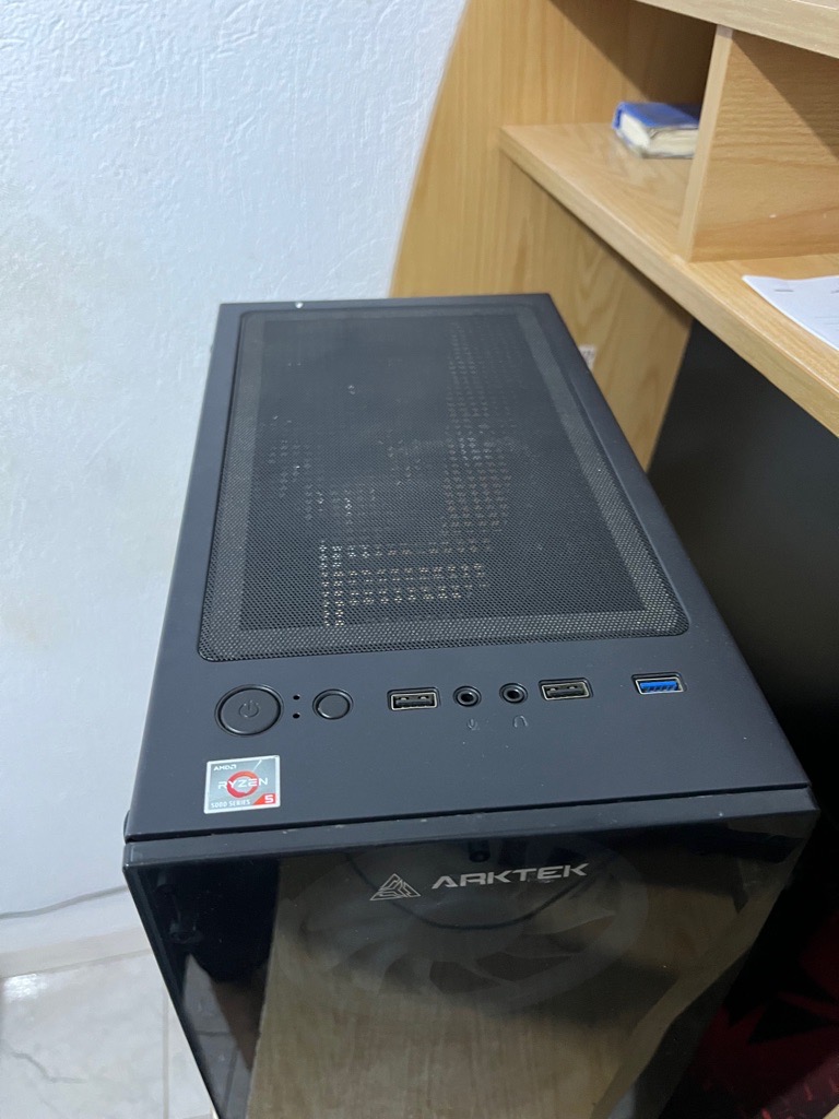 Boitier gamer occasion bon etat(petit defaut)