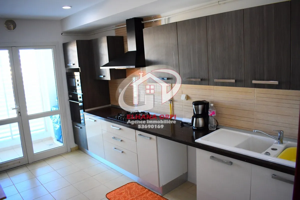a louer pour l’année scolaire appartement luxueux vue sur mer