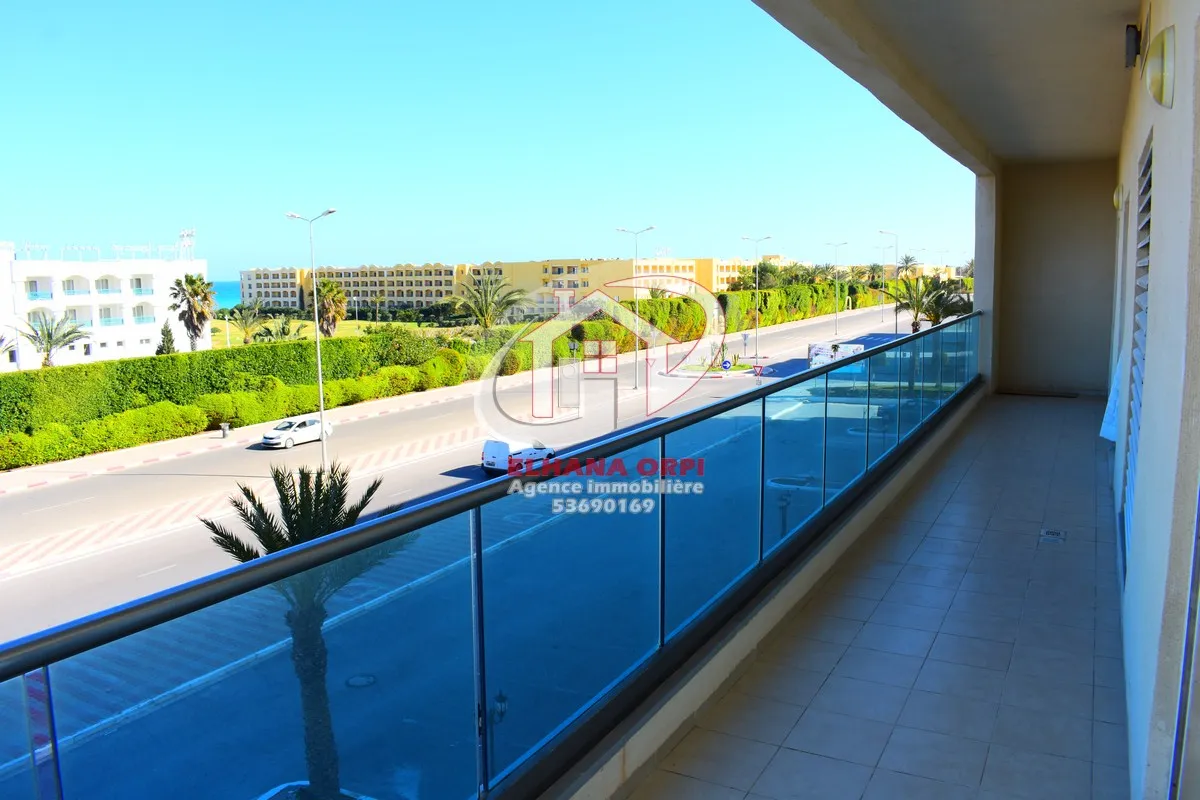 a louer pour l’année scolaire appartement luxueux vue sur mer