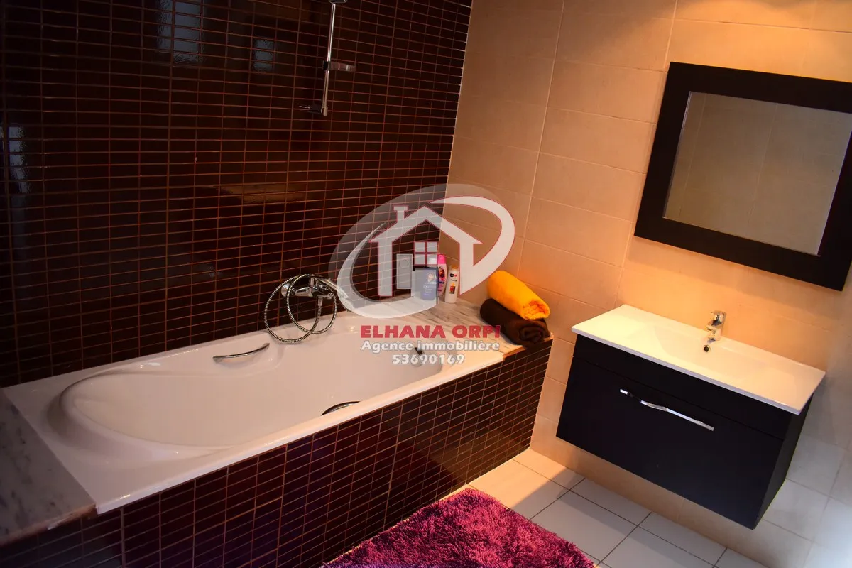 a louer pour l’année scolaire appartement luxueux vue sur mer