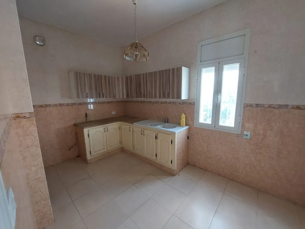 À louer étage de villa S+2 avec terrasse à Mourouj 6