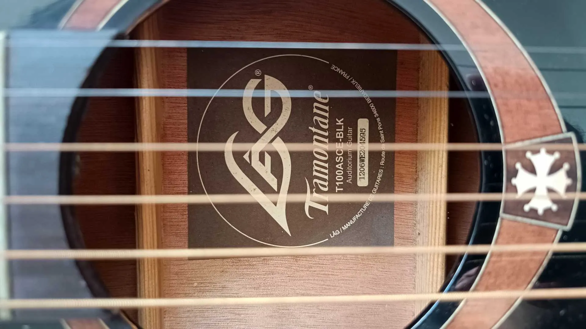 Guitare électro acoustique LAG Tramontane T100ACE
