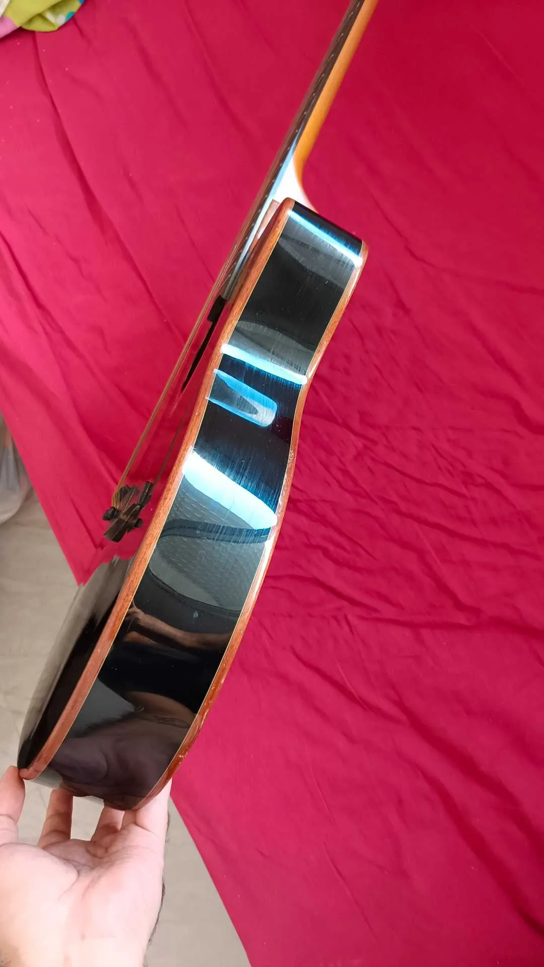 Guitare électro acoustique LAG Tramontane T100ACE