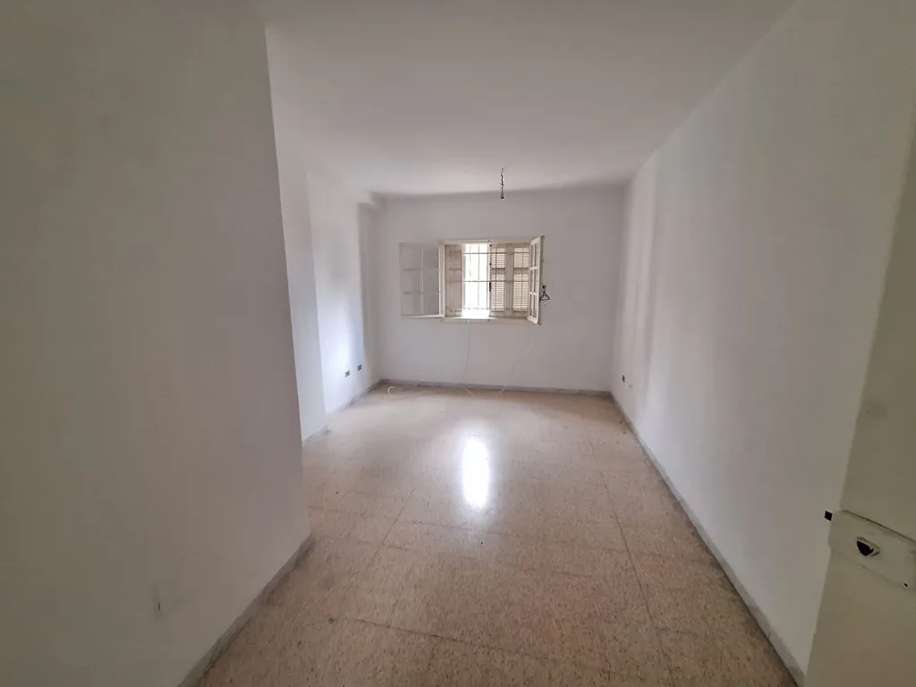 À vendre appartement S+2 au 1er étage – Résidence gardée avec syndic à Borj Louzir
