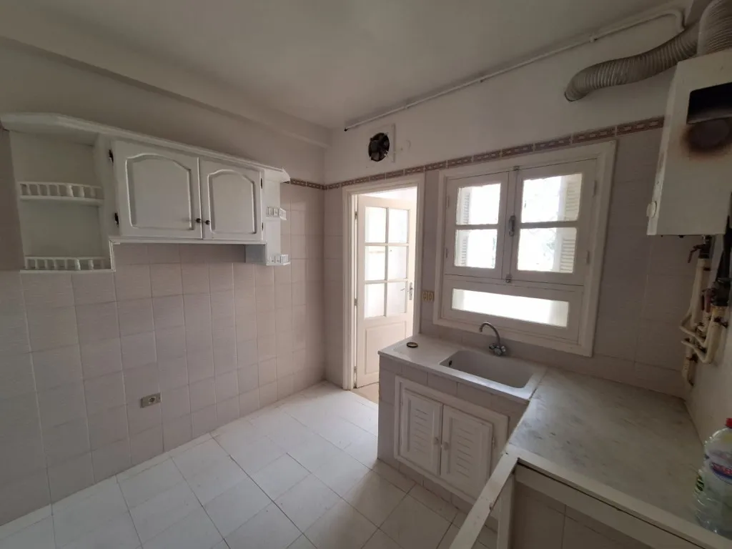 À vendre appartement S+2 au 1er étage – Résidence gardée avec syndic à Borj Louzir