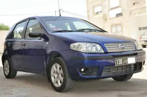 A Vendre belle fiat Punto 3 Tel 99.976.624 Prix 18.700  