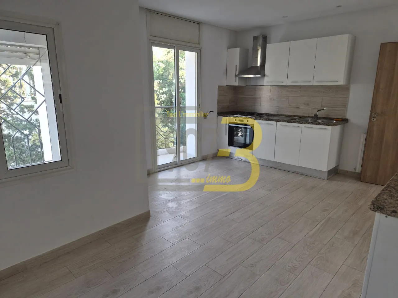  À Louer Étage de Villa S+3 Haut Standing 