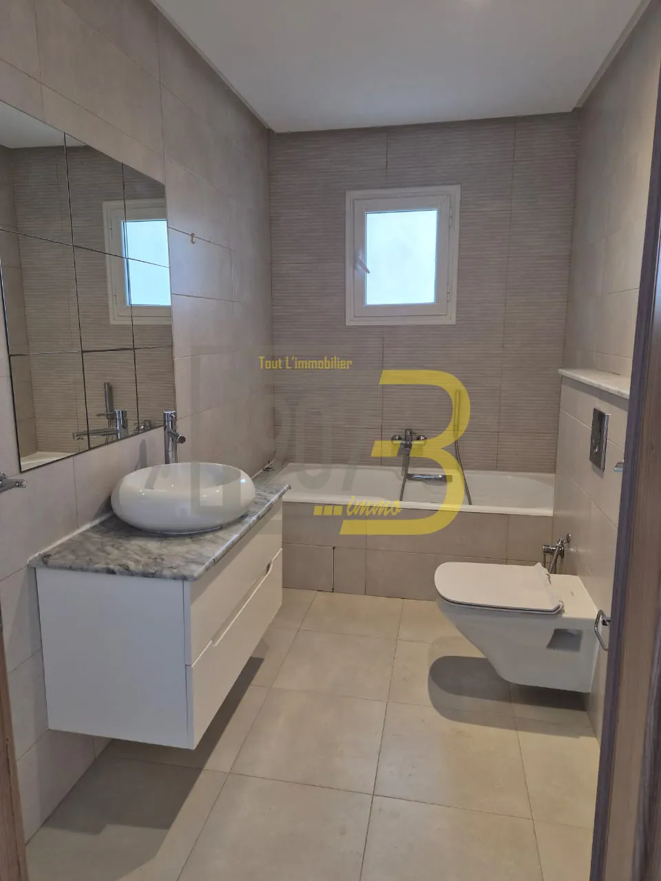  À Louer Étage de Villa S+3 Haut Standing 