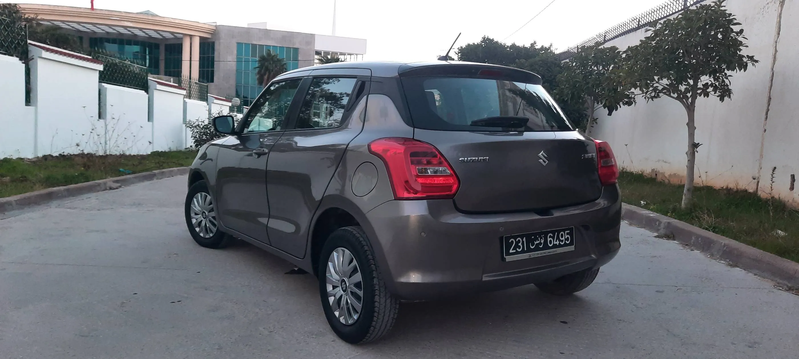 Suzuki swift 4cylindres essence 5cv 1.2L km :86000Tl:28431642