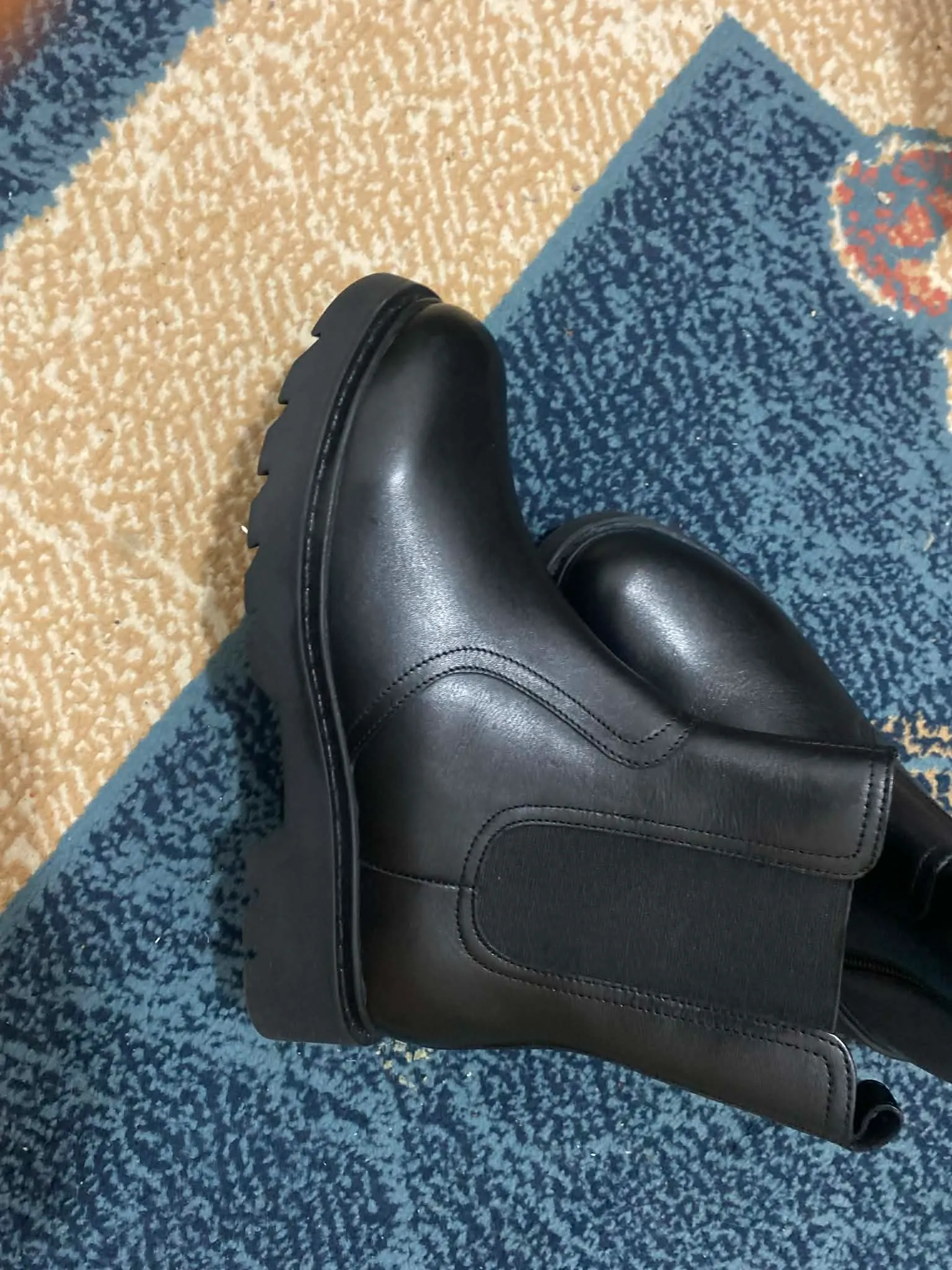 Bottines Chelsea noires – Taille 39 –