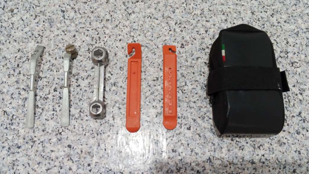 Kit d'outils de réparation vélo