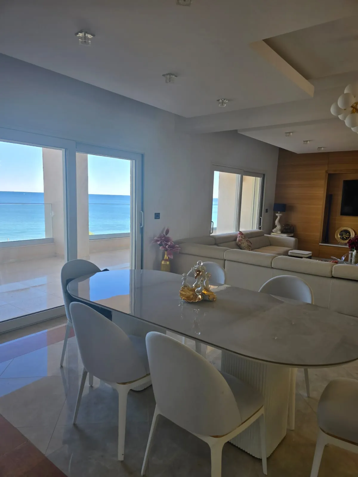 đAppartement S+3 Pieds Dans L'eau En Vente Ă Chott Mariem