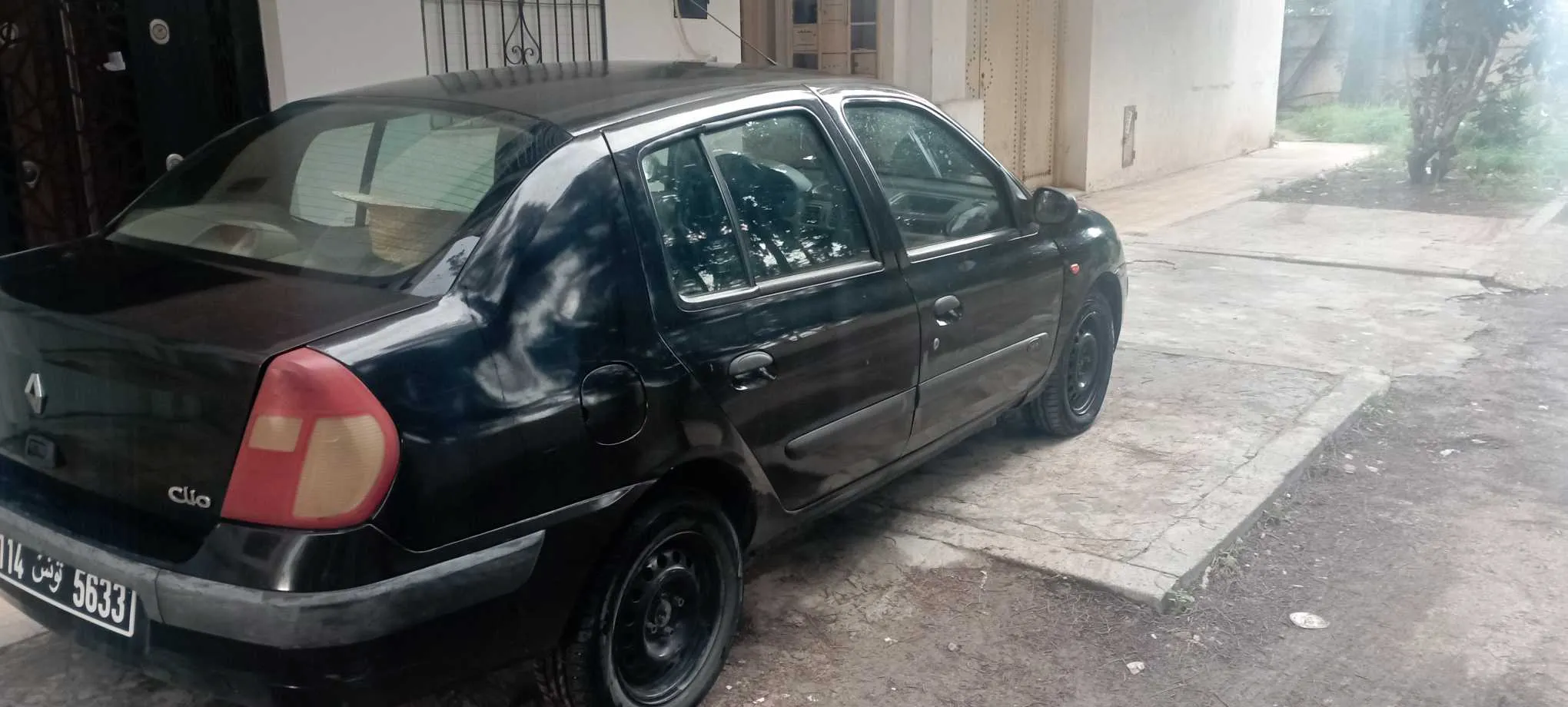 Clio classique très propre