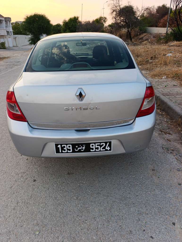 Renault symbole première main ✋