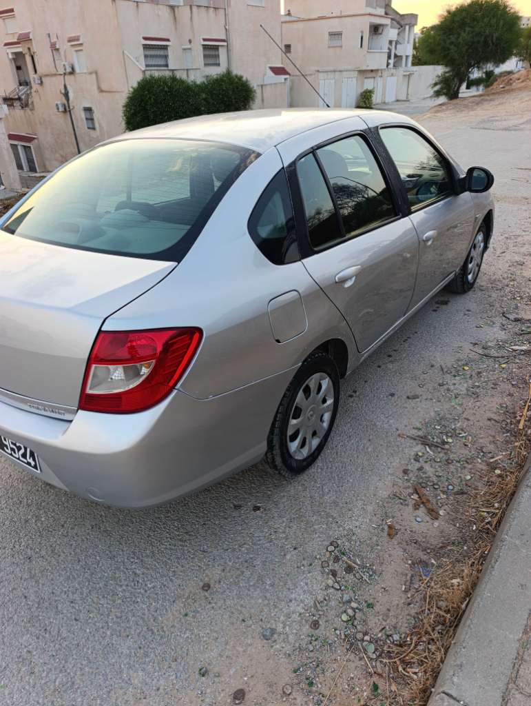 Renault symbole première main ✋