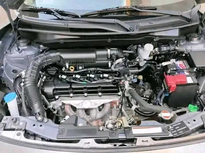 SUZUKI DZAIR GL PREMIÈRE ANNÉE EN EXCELLENT ÉTAT