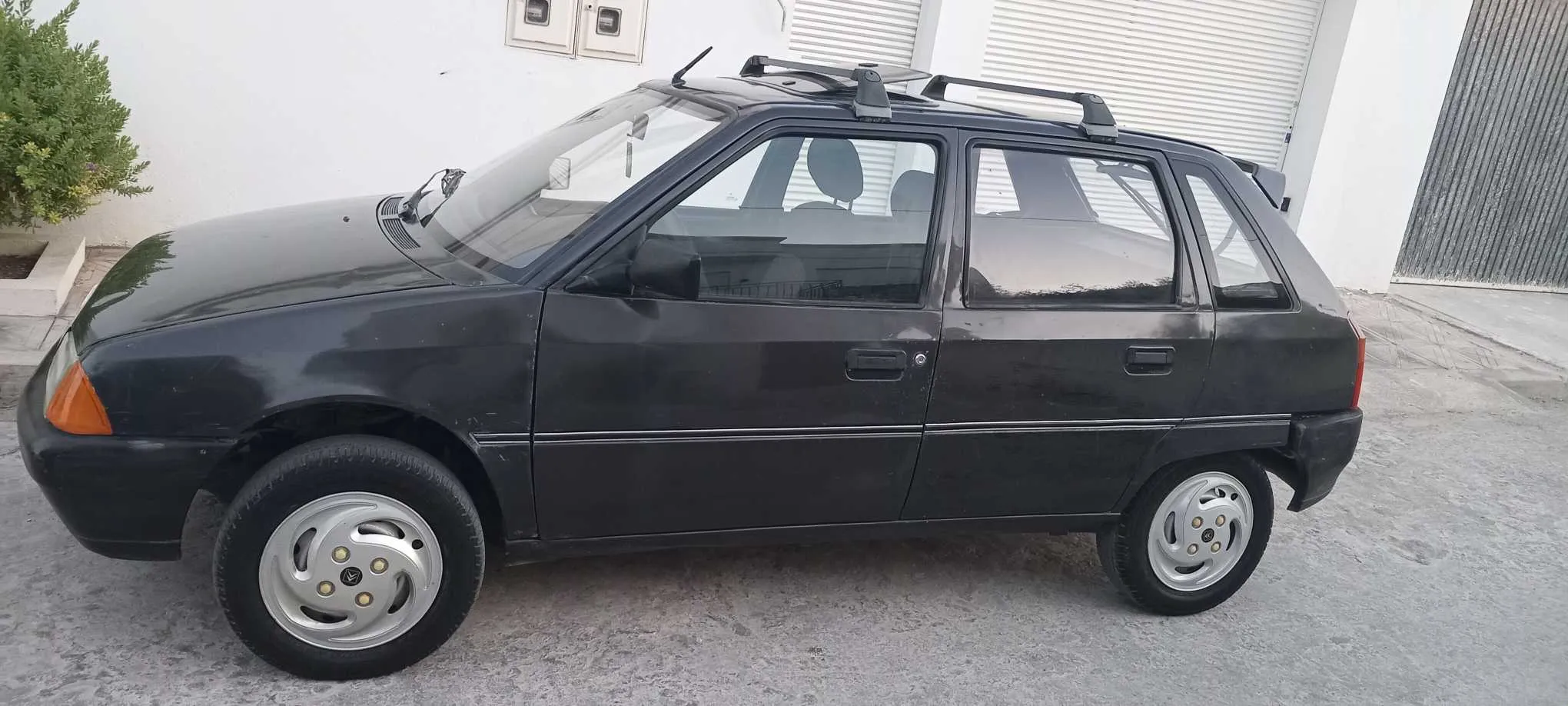 Avendre très propre AX boite 5 importée de la france avec toit