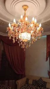 Des lustres en cristal est à vendre 
