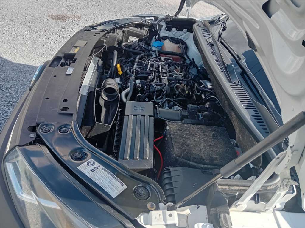 A vendre caddy diesel 1.6 tdi première main année 2019 touttops tel 55090199