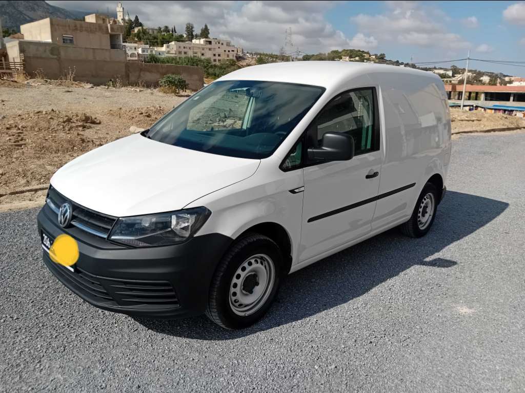 A vendre caddy diesel 1.6 tdi première main année 2019 touttops tel 55090199