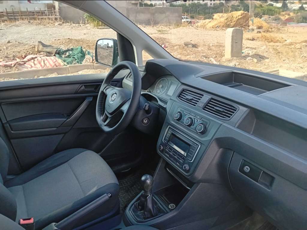 A vendre caddy diesel 1.6 tdi première main année 2019 touttops tel 55090199