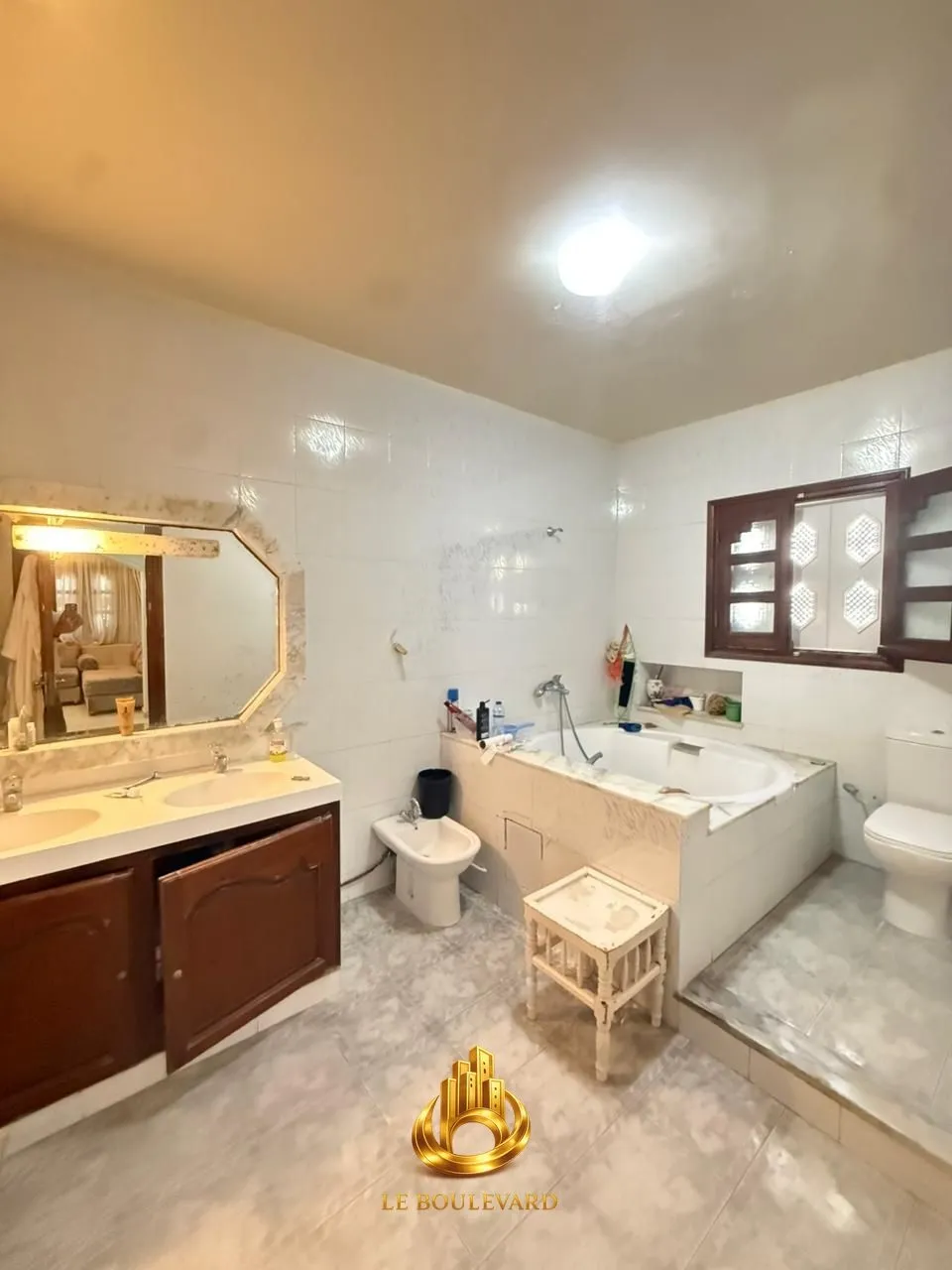 A Vendre Villa Duplex S+5 Avec Jardin à Hammamet Nord, en face de l’hôtel Sindbad