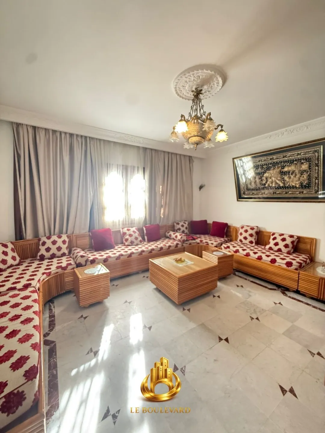 A Vendre Villa Duplex S+5 Avec Jardin à Hammamet Nord, en face de l’hôtel Sindbad