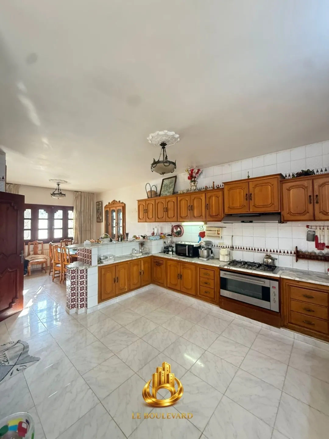 A Vendre Villa Duplex S+5 Avec Jardin à Hammamet Nord, en face de l’hôtel Sindbad