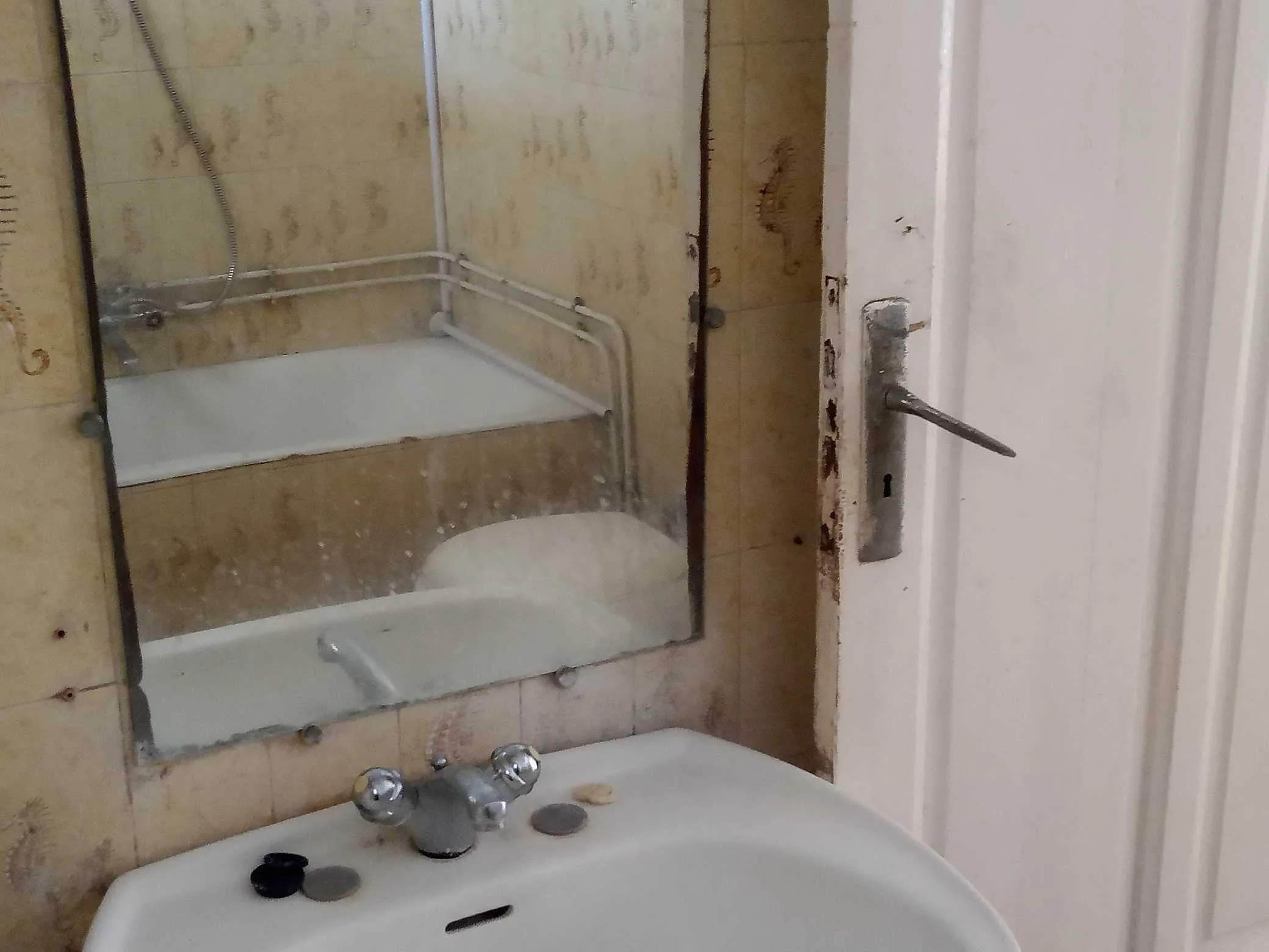 Maison S+3 à vendre à bardo