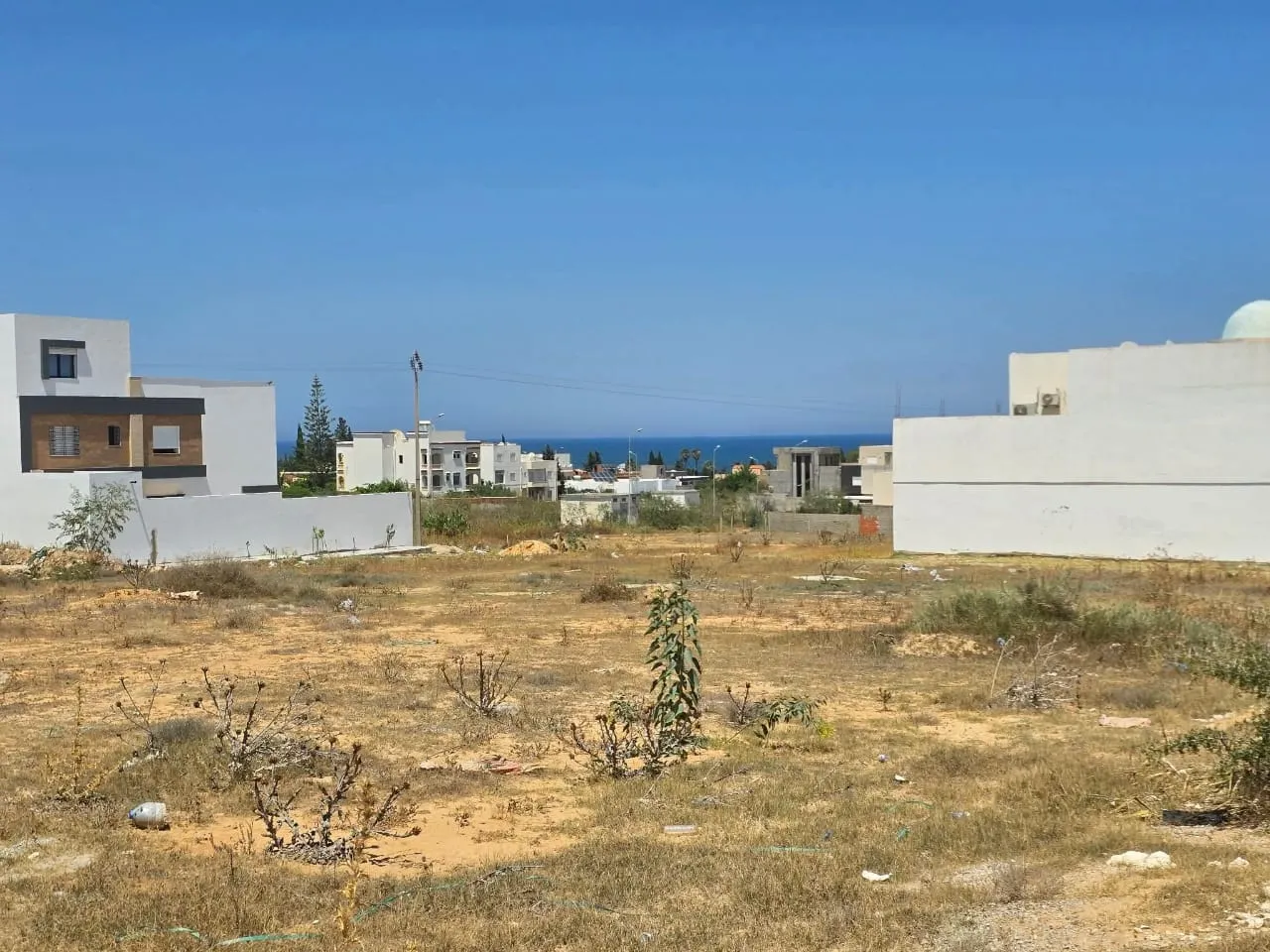 3 Terrain constructible  – Chatt Mariem vue dégagée