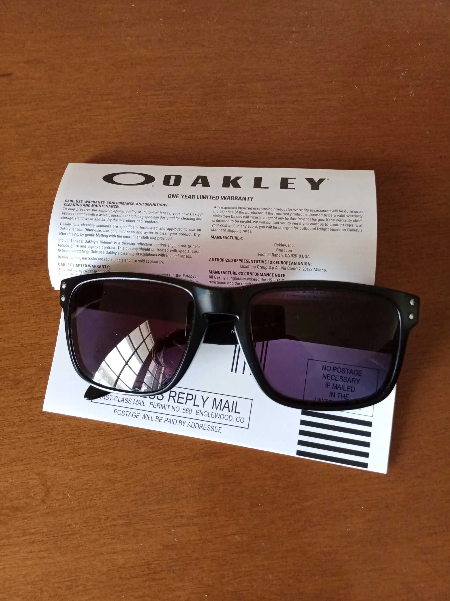 lunette solaire marque HOLBROOK OAKLEY