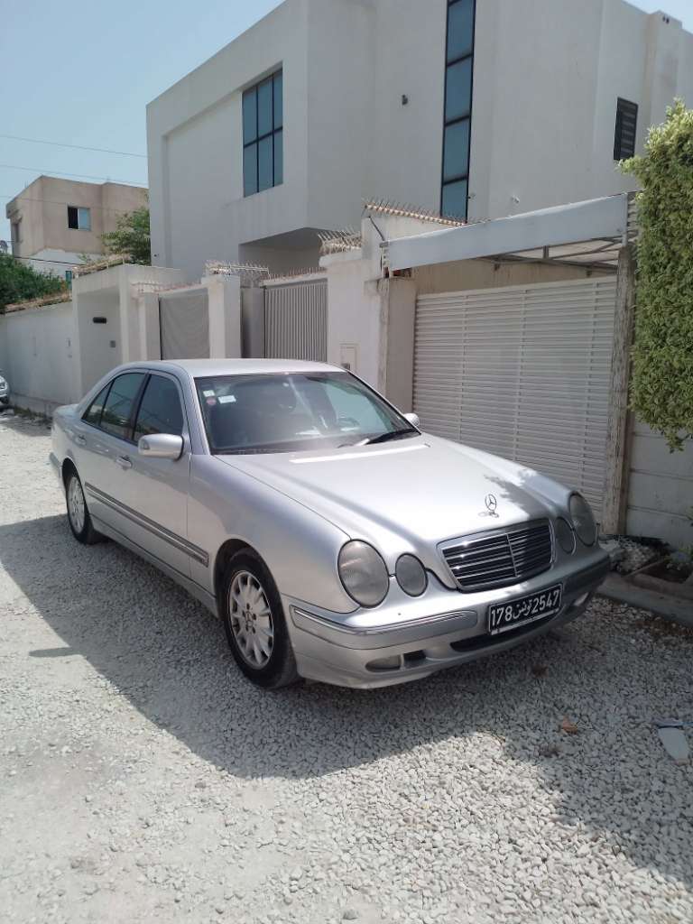 Mercedes E220