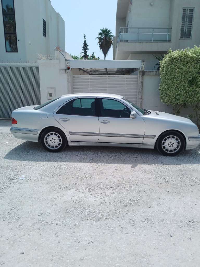 Mercedes E220