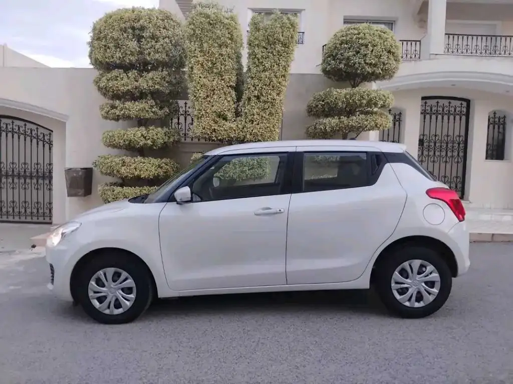 SUZUKI SWIFT BOÎTE AUTOMATIQUE PREMIÈRE MAIN 