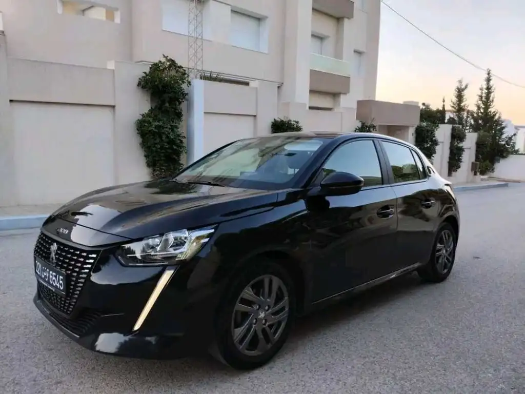 PEUGEOT 208 ALLURE PREMIÈRE MAIN