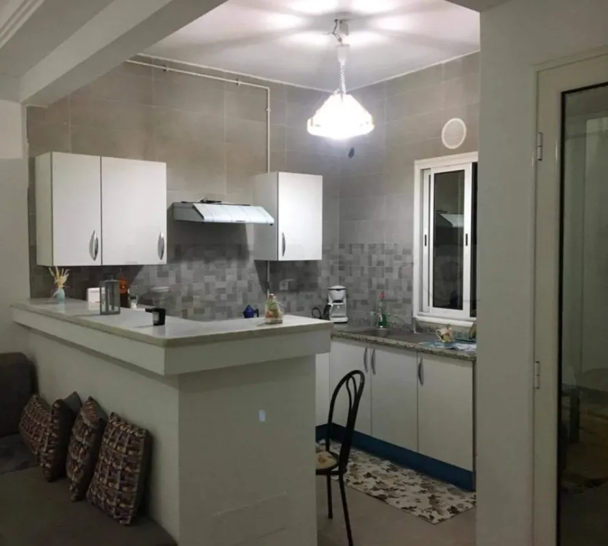 Location S1 meublé à Cité Les Palmiers 