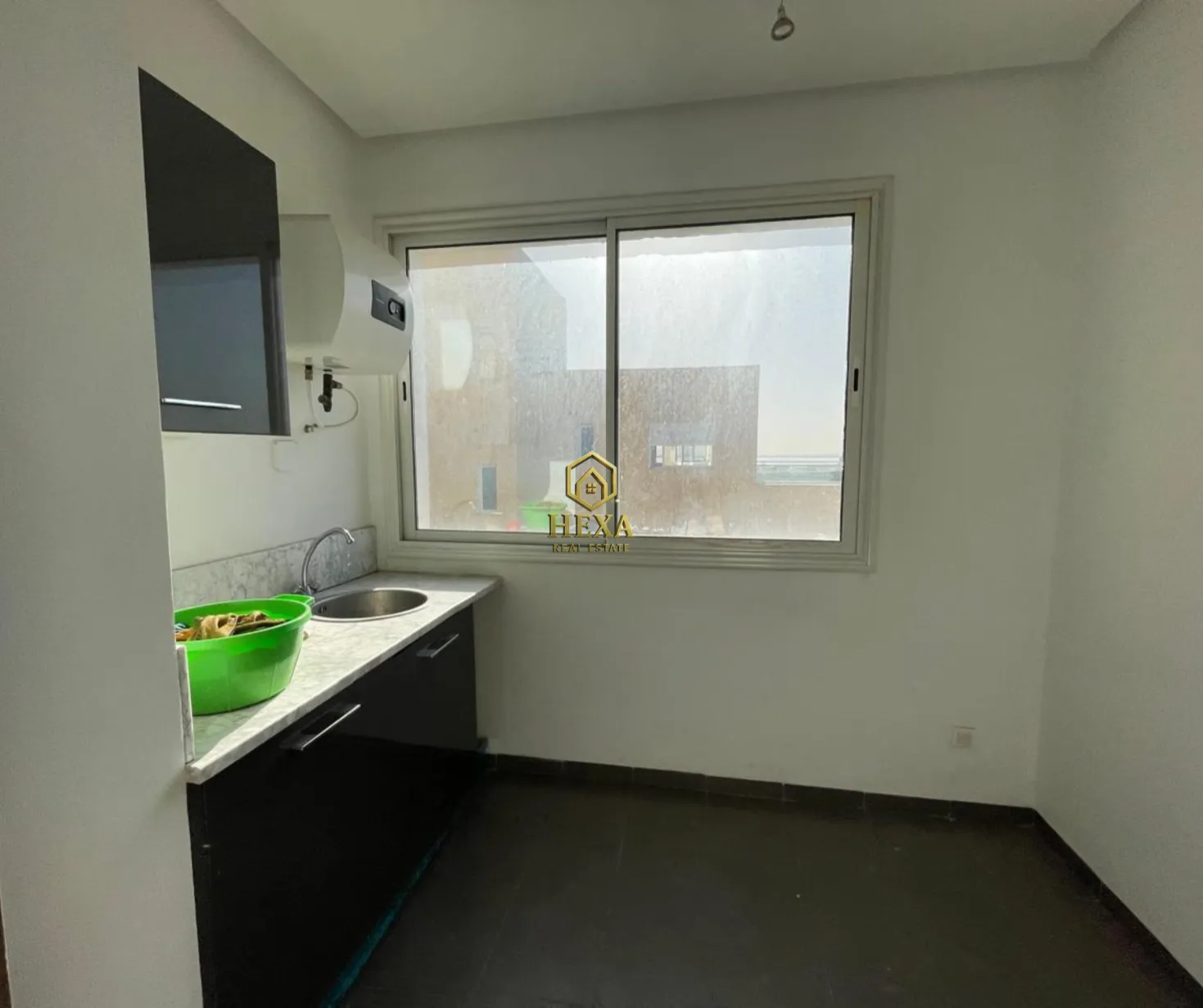 Appartement s3 à usage bureautique au lac 2