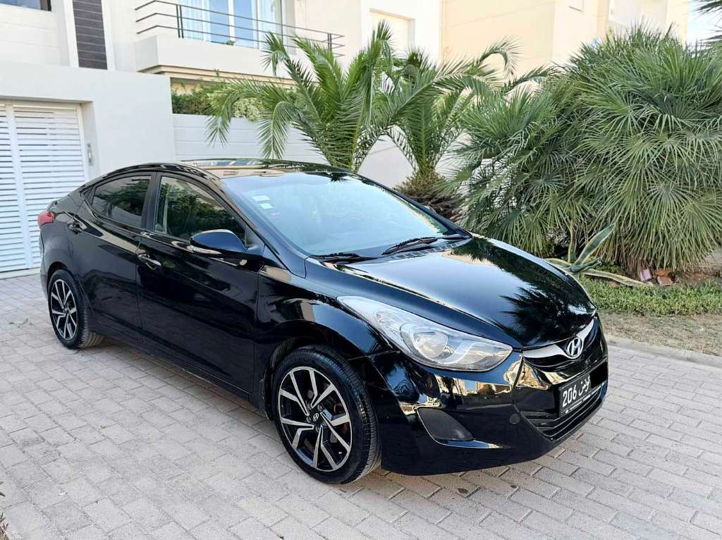 HYUNDAI ELANTR 2017