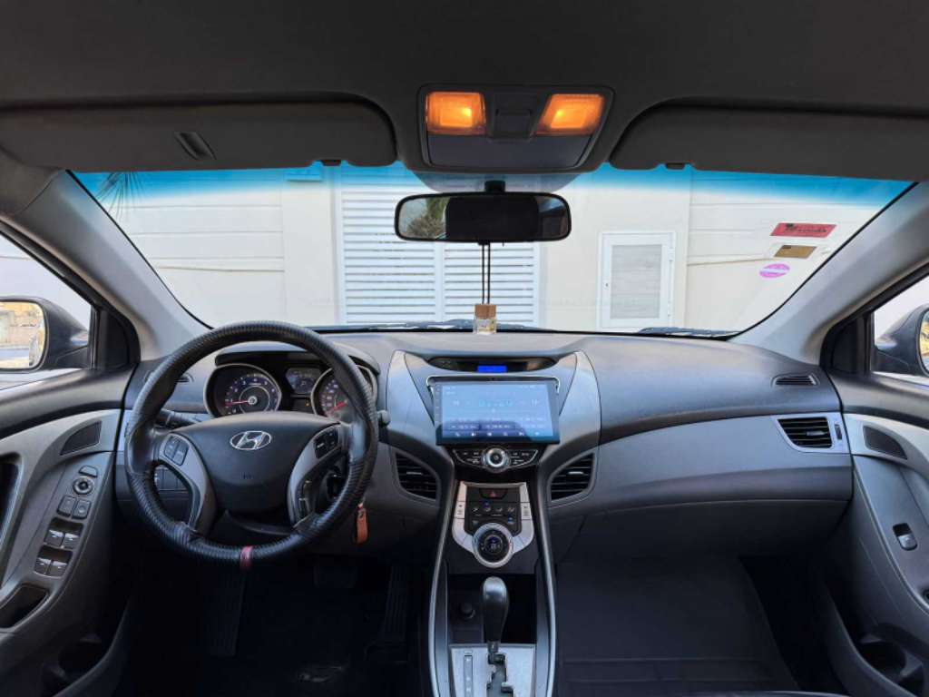 HYUNDAI ELANTR 2017