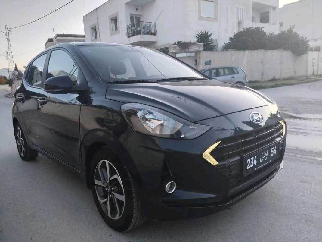 HYANDAI GRAND I 10 PREMIÈRE MAIN EN EXCELLENT ÉTAT