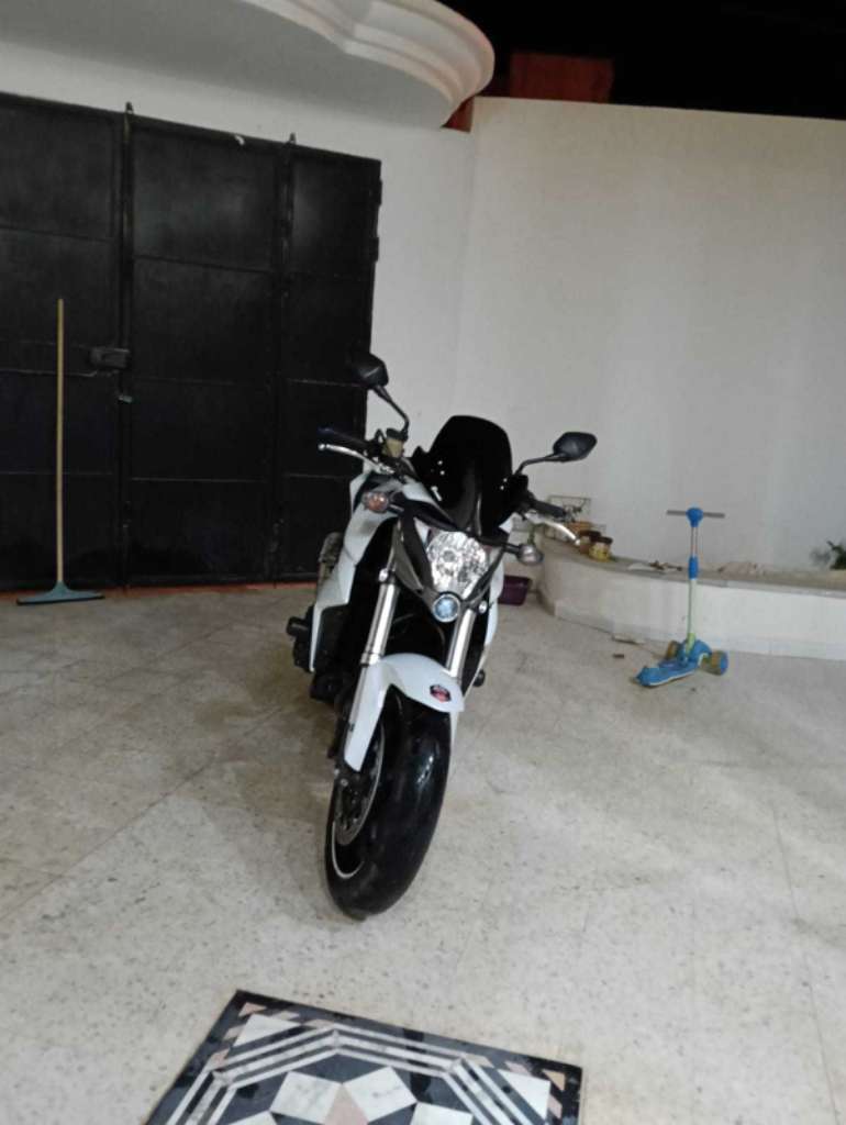CB1000R pot LEOVINCE GP PRO 