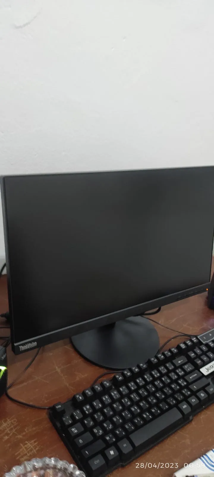 Écran thinkvision FHD comme neuf 