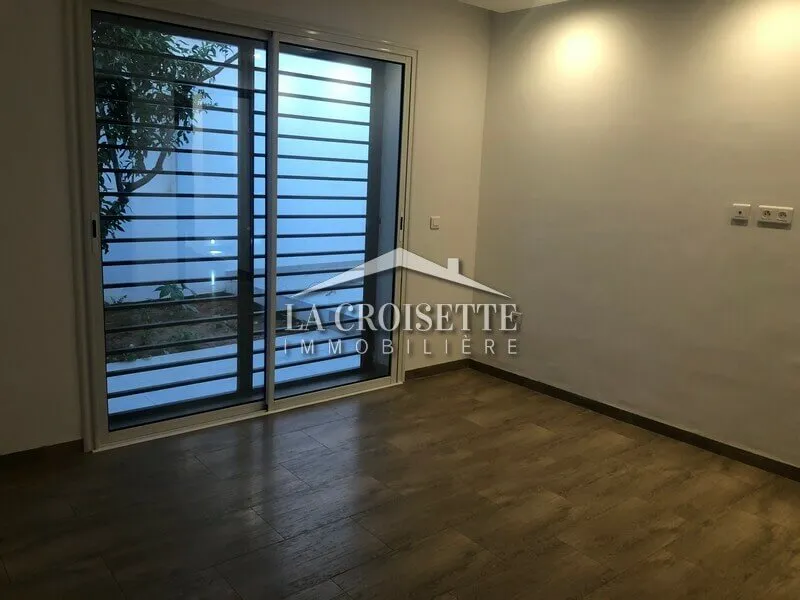 Appartement S+2 avec jardin à La Marsa ZAL1158