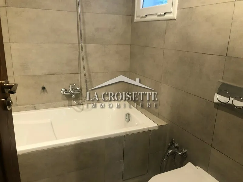 Appartement S+2 avec jardin à La Marsa ZAL1158