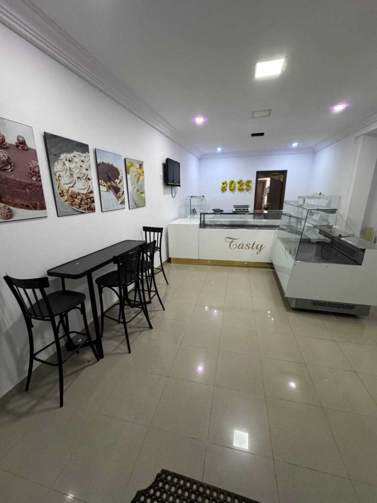 Pâtisserie à Coté collège pilote de Mégrine 