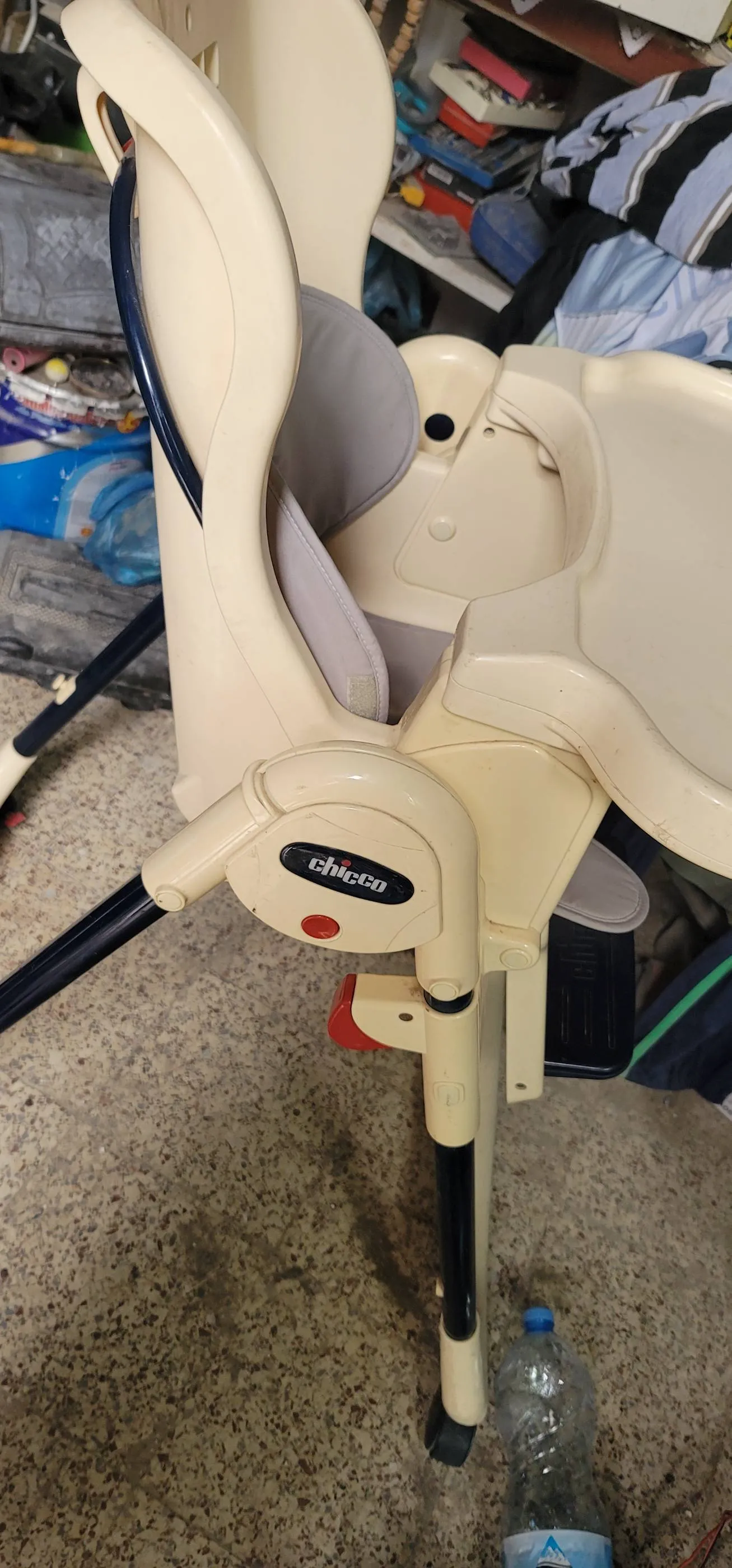 Chaise haute bébé de marque chicco réglable