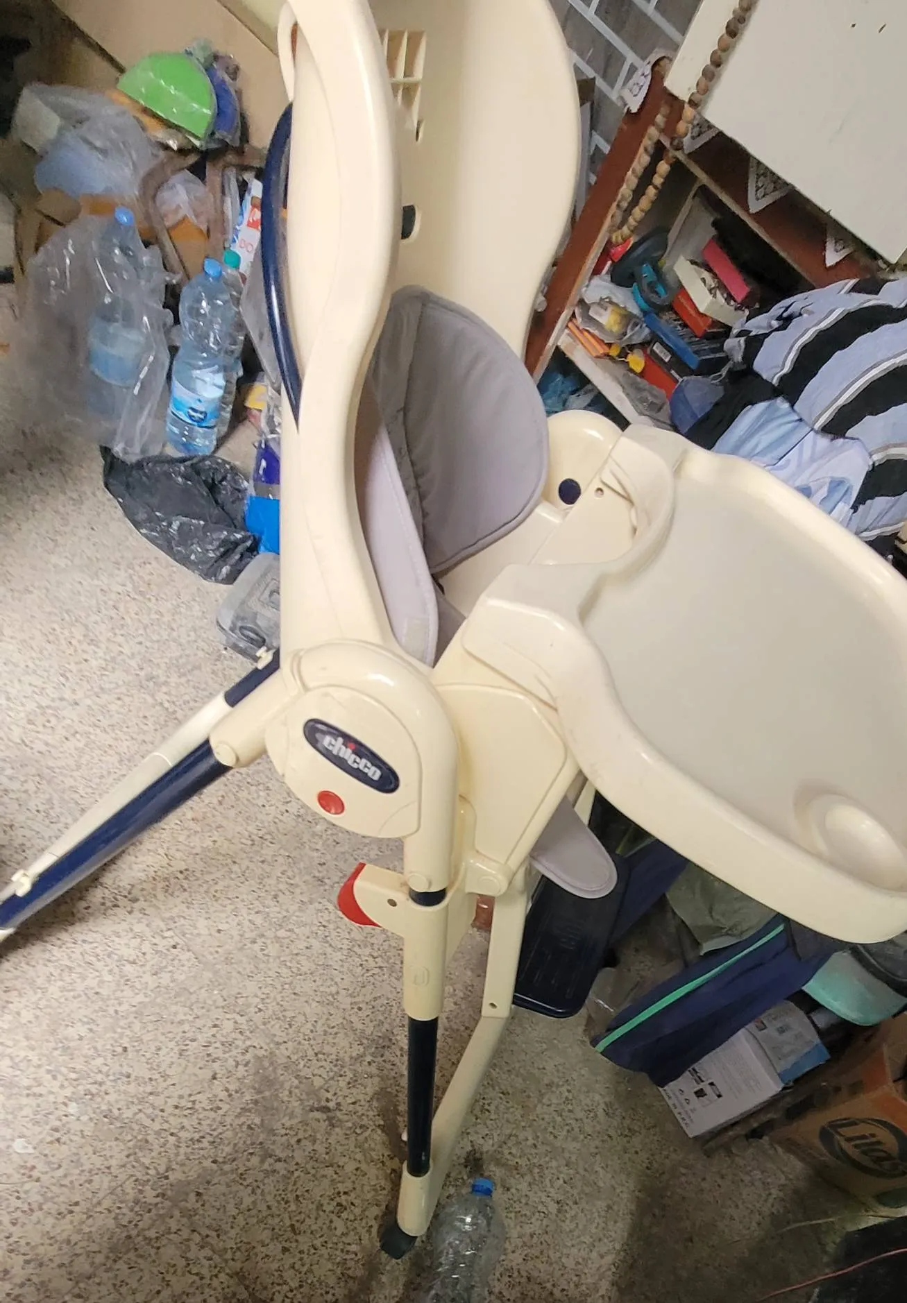 Chaise haute bébé de marque chicco réglable