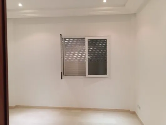 À vendre appart S+3 à la Soukra