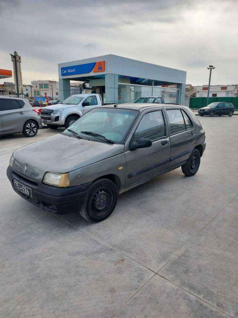 Clio chipie nthayfa nm de tlf 96 028 174